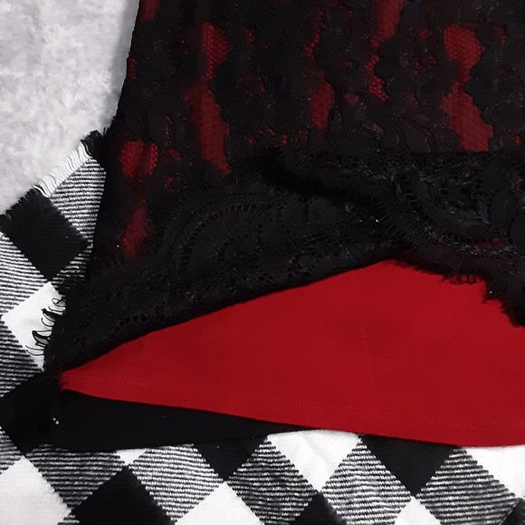 XS | Sloane & Sadie | Lace Front Lined Tank Top - Picture 4 of 9